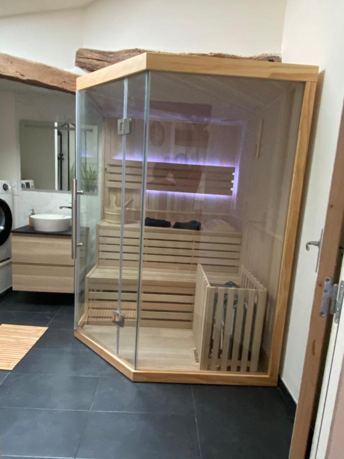 Charmant Appartement Avec Spa Fontenay-le-Comte Ngoại thất bức ảnh